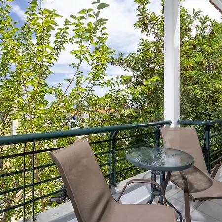 Amadeo Apartament Hanioti