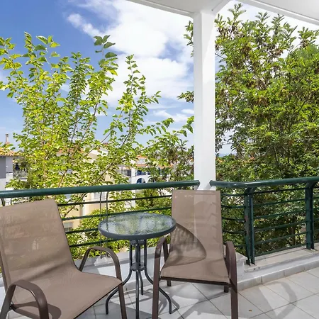 アパート Amadeo ハニオティス